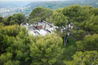 Fondation Maeght Extension by Silvio d’Ascia Architecture in Saint-Paul de Vence, France, Photography Julien Lanoo