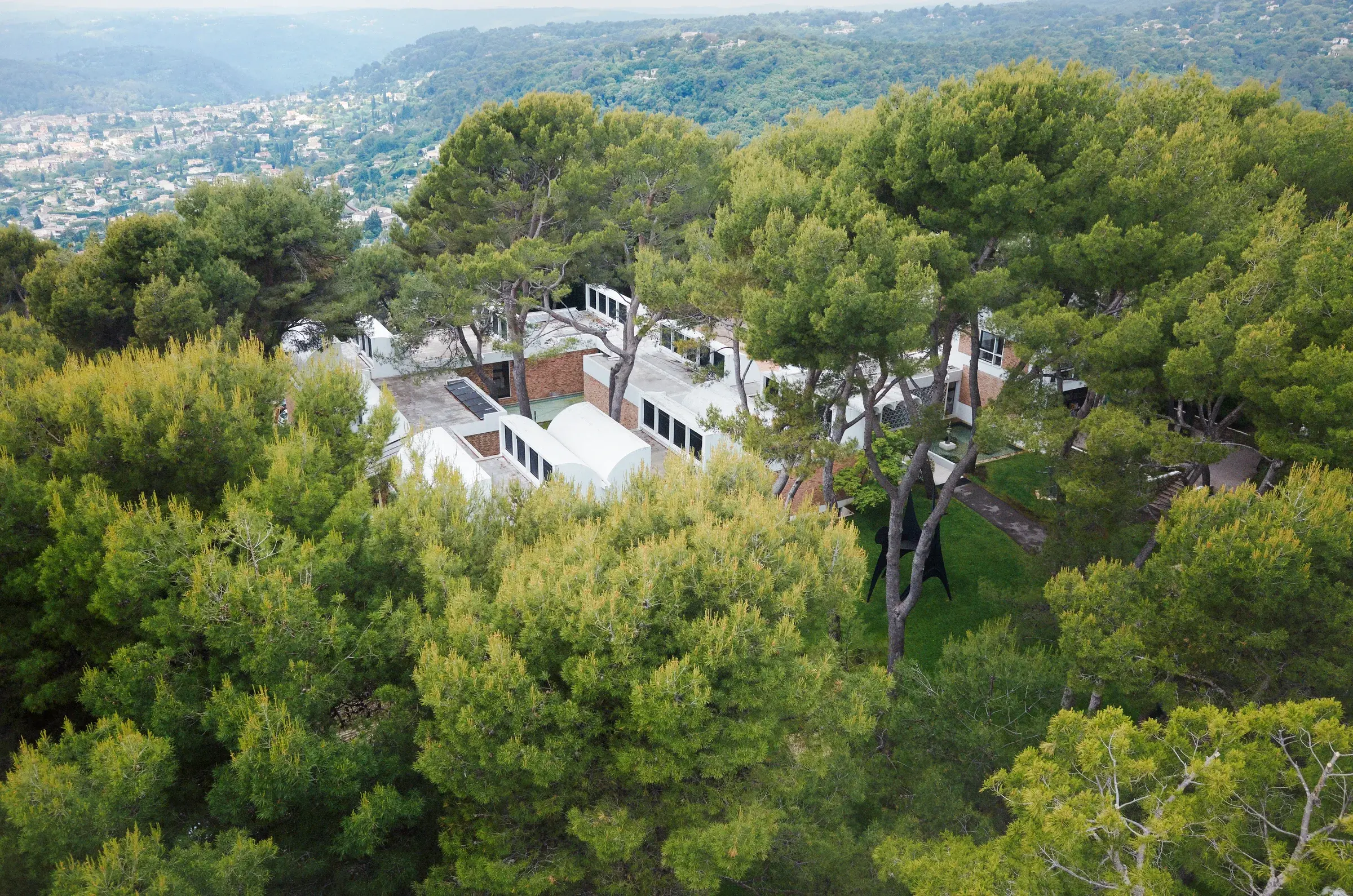 Fondation Maeght Extension by Silvio d’Ascia Architecture in Saint-Paul de Vence, France, Photography Julien Lanoo
