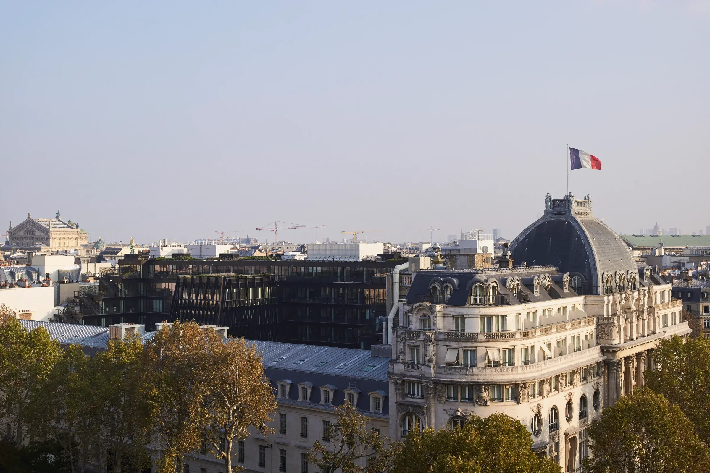 Laborde by PCA-STREAM in Paris, a contemporary office space with light and glazing, Photography Julien Lanoo