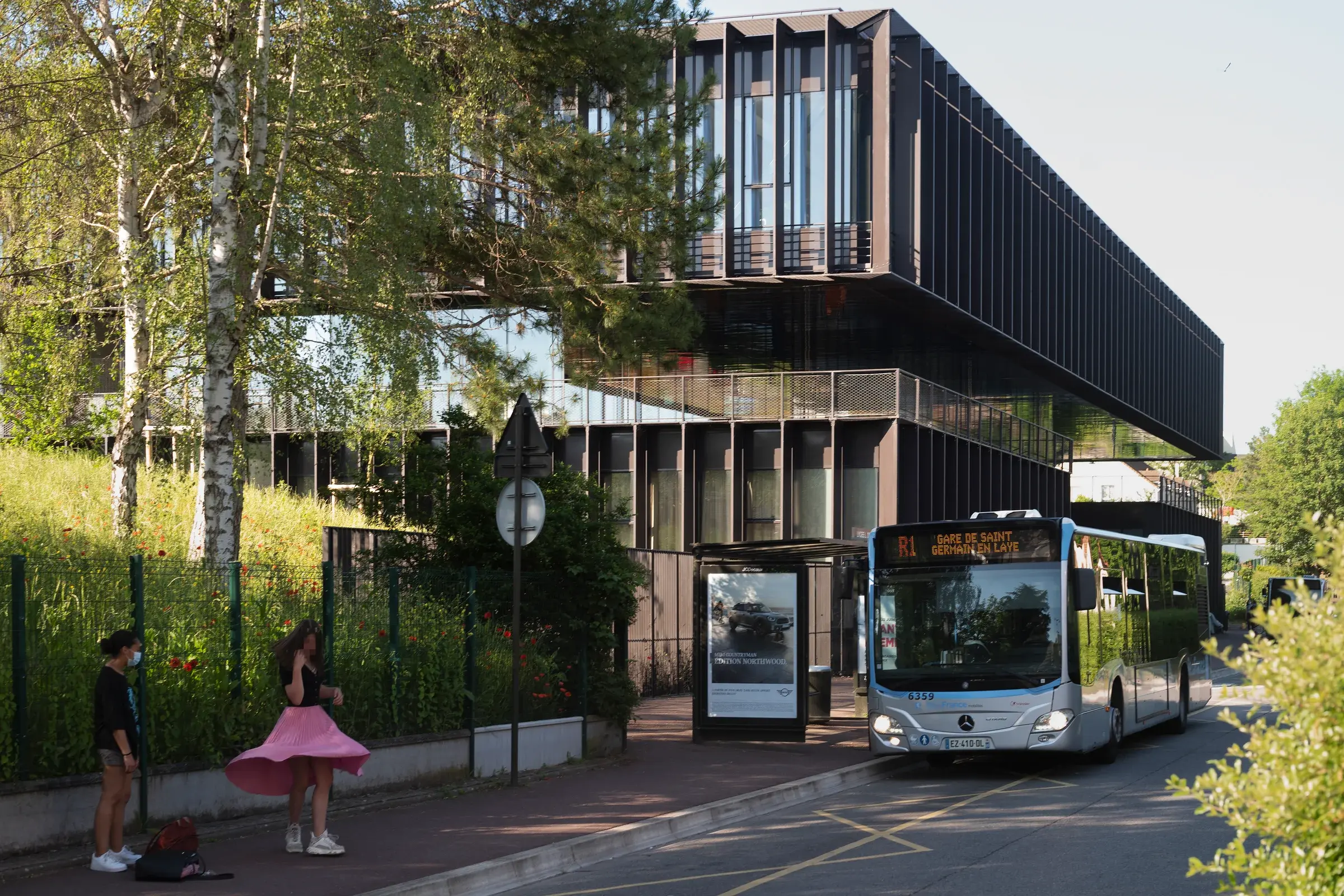 Lycée Léonard de Vinci by TANK Architectes in Saint-Germain-en-Laye, France, Photography Julien Lanoo