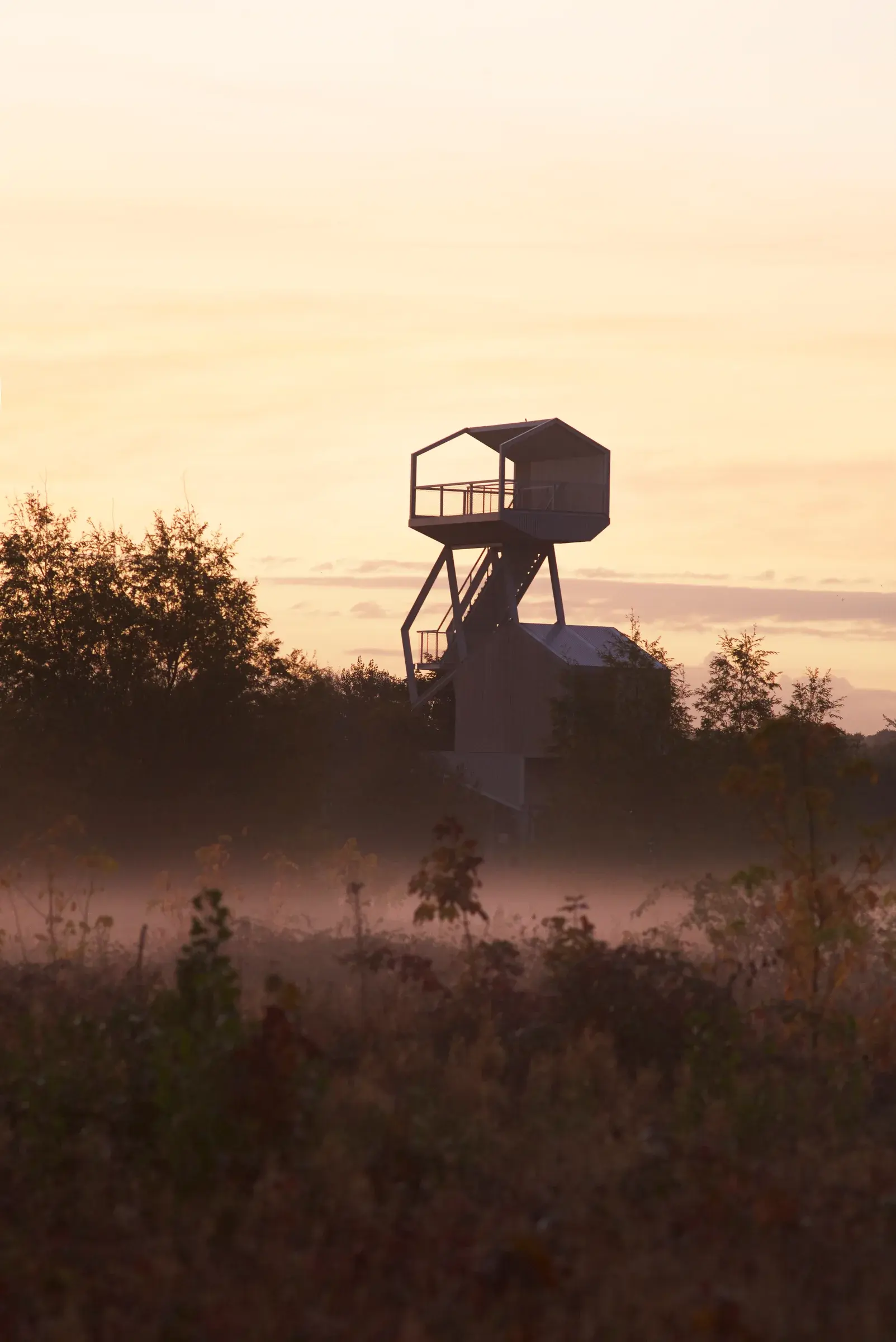 Steel observatory at Poissy Galore in Carrières-sous-Poissy, France, by HHF Architects and AWP, Photography Julien Lanoo