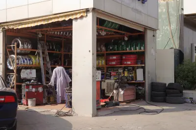Riyadh urban scene showing layered built environment and open space, Photography Julien Lanoo
